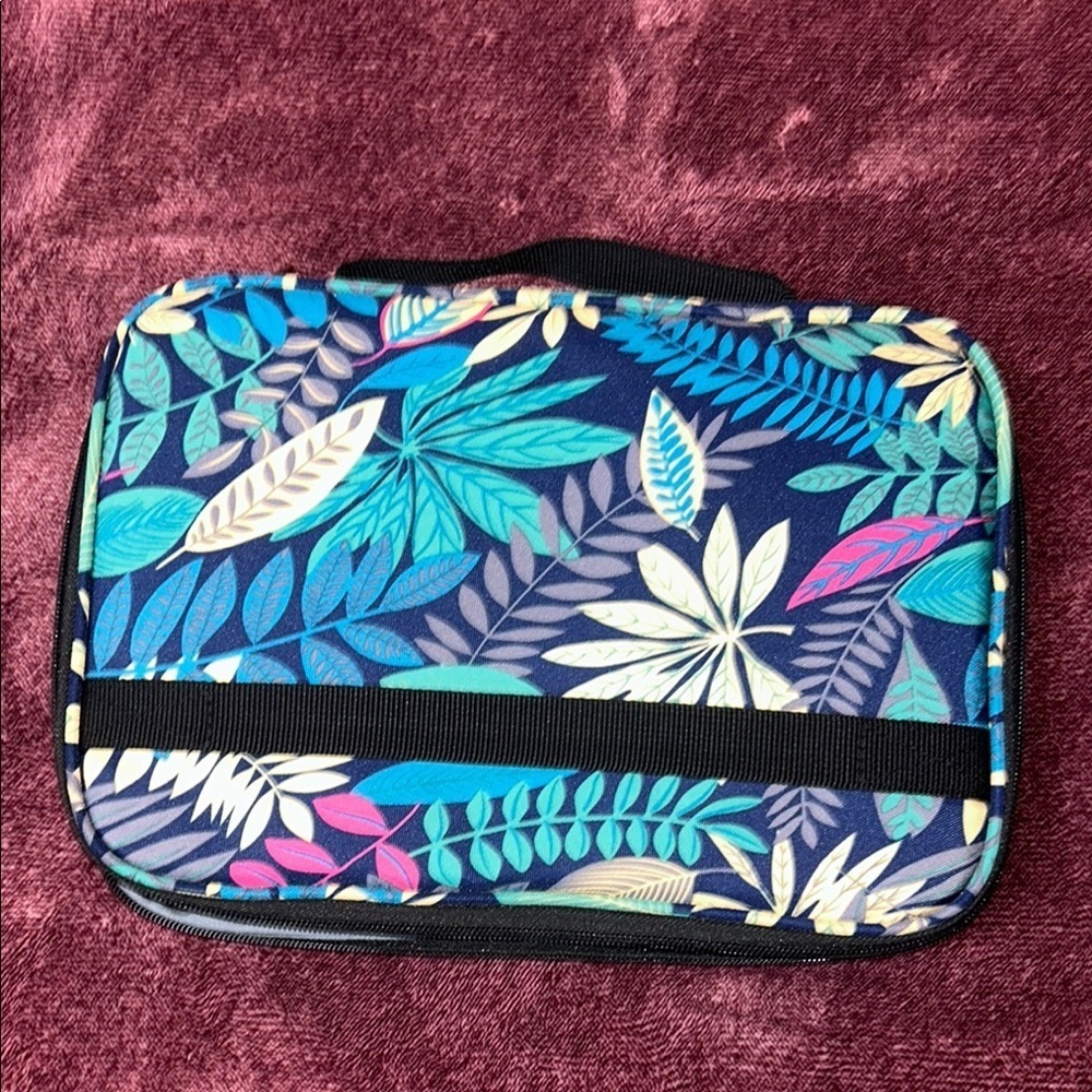 Case with Apple Watch straps and Face guards - Picture 4 of 12